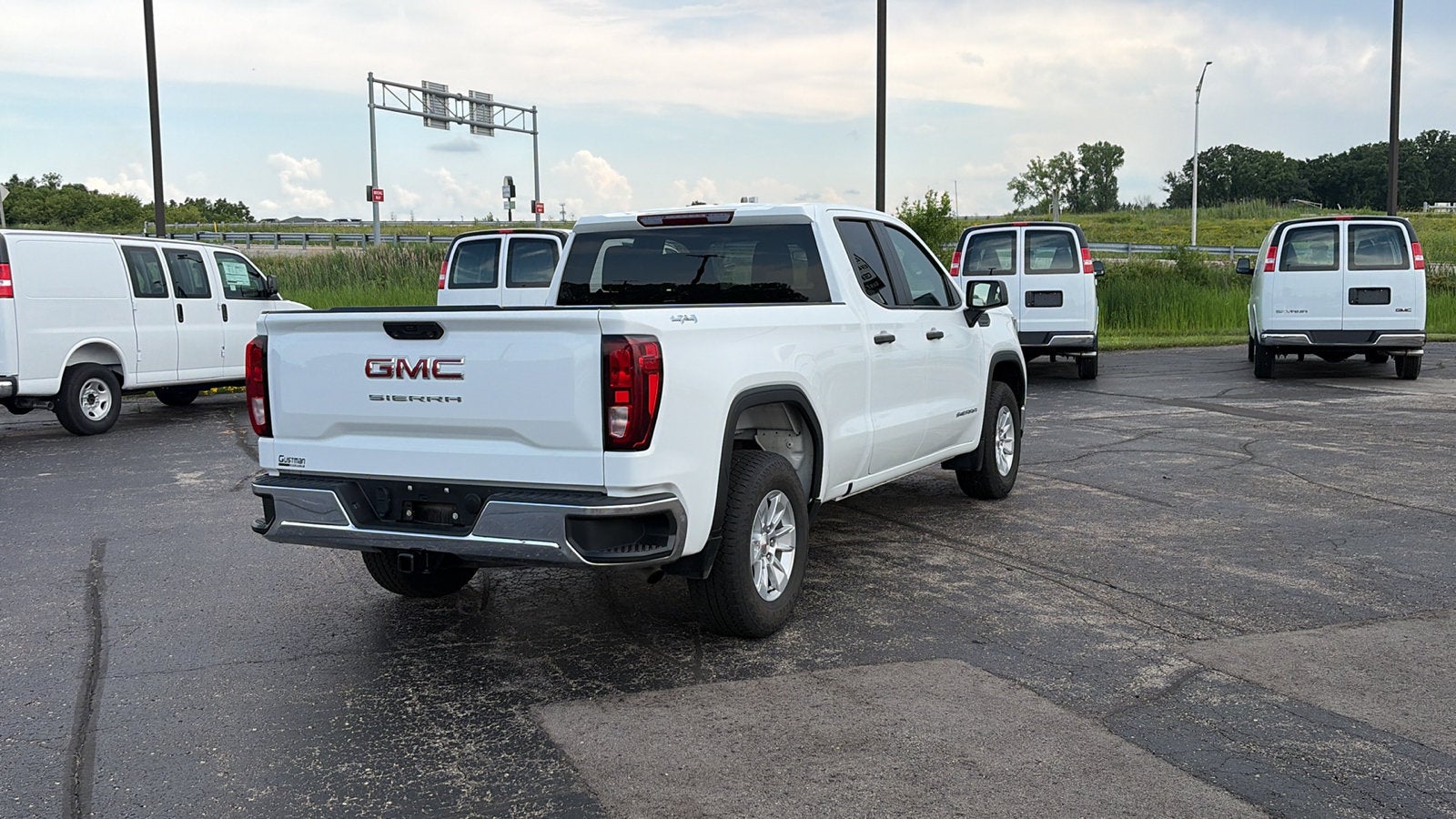 2023 GMC Sierra 1500 — detail view